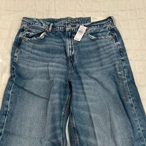 American Eagle Outfitters women’s jeans